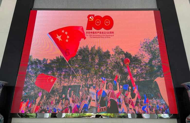 交银国际:下调李宁评级至“中性” 目标价降至16.7港元